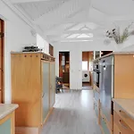 Stunning In With Kitchen بيت للعطل Romo