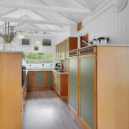 Dom wakacyjny Stunning In With Kitchen